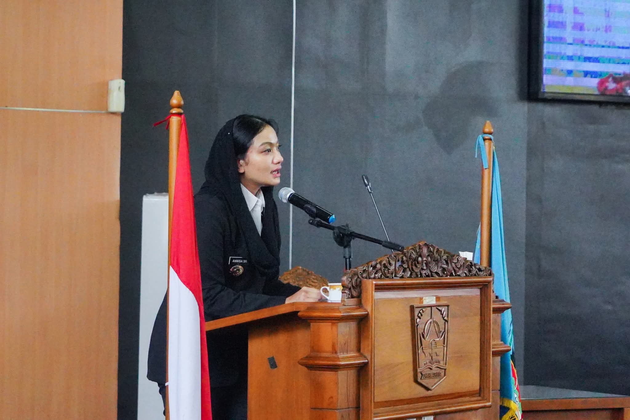 Bupati Dharmasraya, Annisa Suci Ramadhani